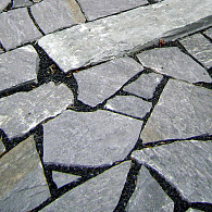 Flagstones Karistos Black 2-4 cm.