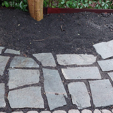 Kavala Grey Quartzite flagstones XXL 3-5 cm ( 1-3 stuks / m2 ) dikte gemiddeld 4 cm.