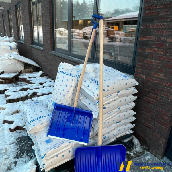 Strooizout en sneeuwschuiver